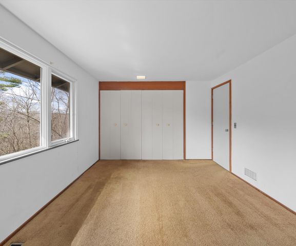 374 Hilldale Drive, Ann Arbor, MI 48105