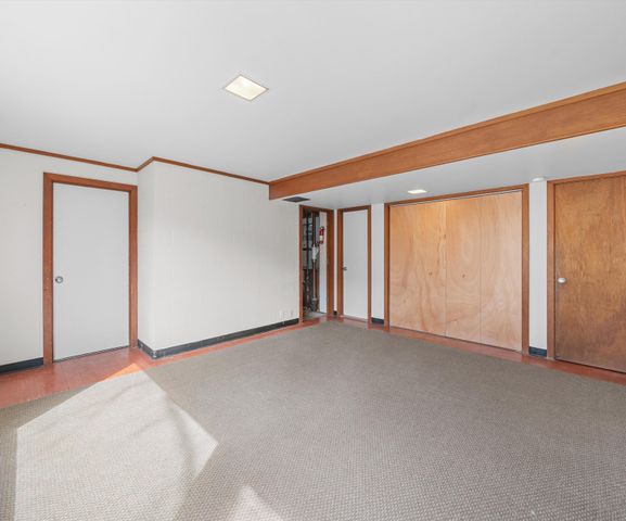 374 Hilldale Drive, Ann Arbor, MI 48105