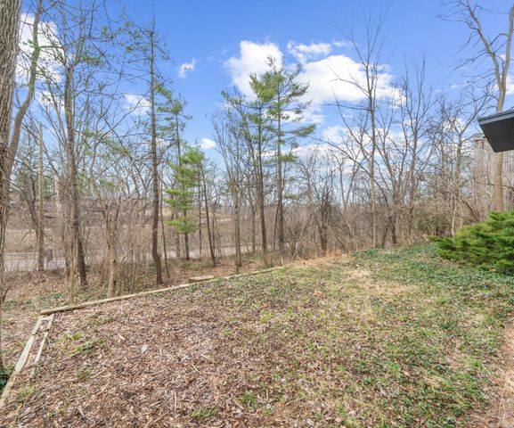 374 Hilldale Drive, Ann Arbor, MI 48105