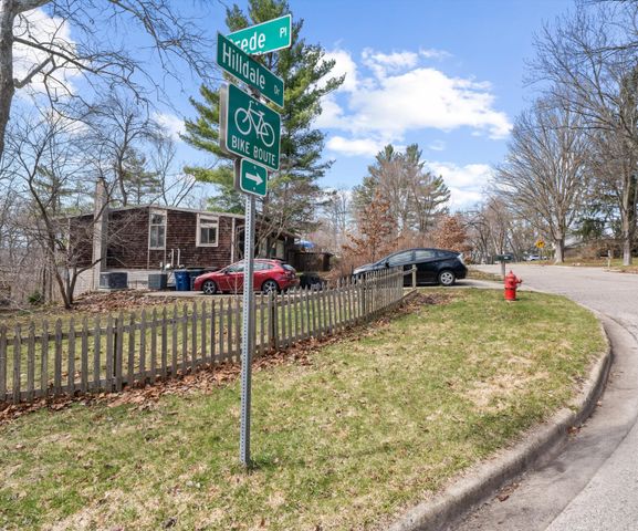 374 Hilldale Drive, Ann Arbor, MI 48105