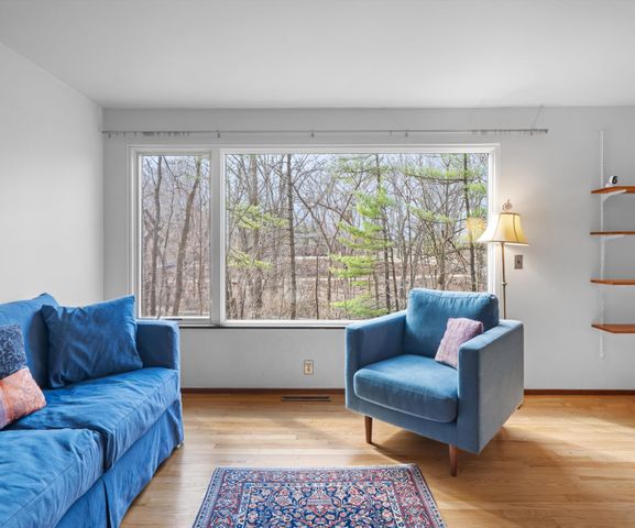 374 Hilldale Drive, Ann Arbor, MI 48105