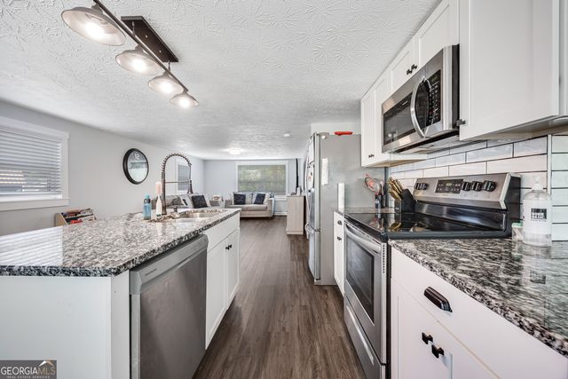 51 Cedar Circle, West Point, GA 31833