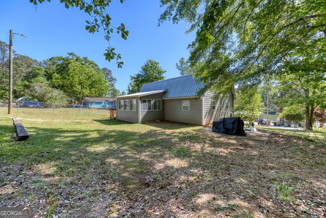 51 Cedar Circle, West Point, GA 31833