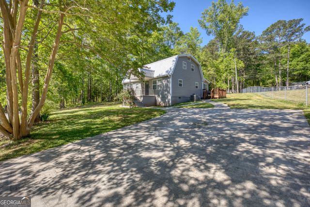 51 Cedar Circle, West Point, GA 31833
