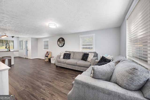 51 Cedar Circle, West Point, GA 31833