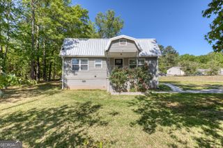 51 Cedar Circle, West Point, GA 31833