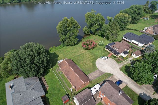 2 Reeves Drive, Nitro, WV 25143