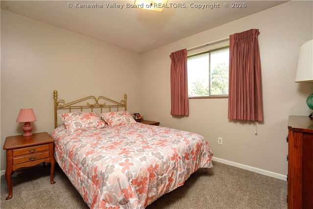 2 Reeves Drive, Nitro, WV 25143