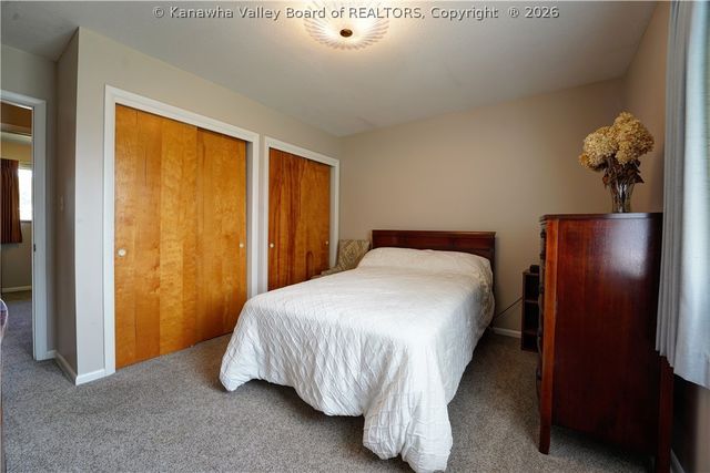 2 Reeves Drive, Nitro, WV 25143