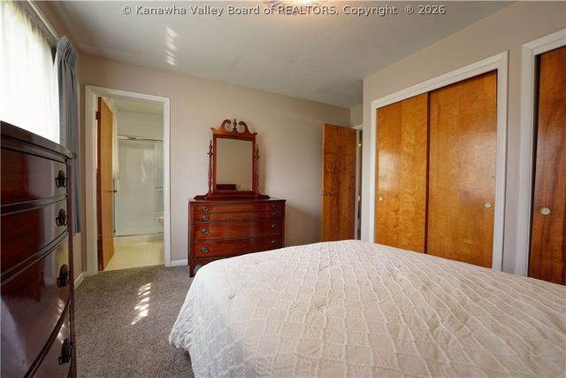 2 Reeves Drive, Nitro, WV 25143