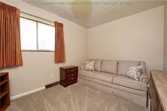 2 Reeves Drive, Nitro, WV 25143