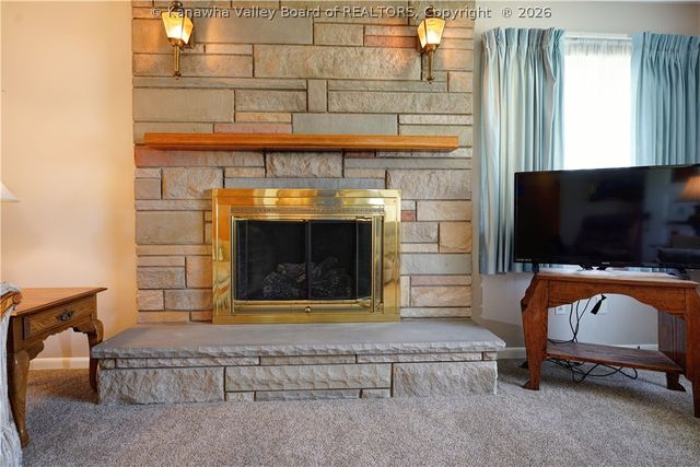 2 Reeves Drive, Nitro, WV 25143
