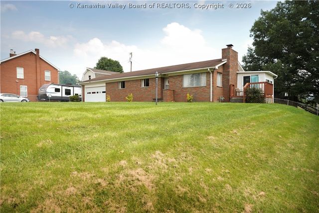 2 Reeves Drive, Nitro, WV 25143