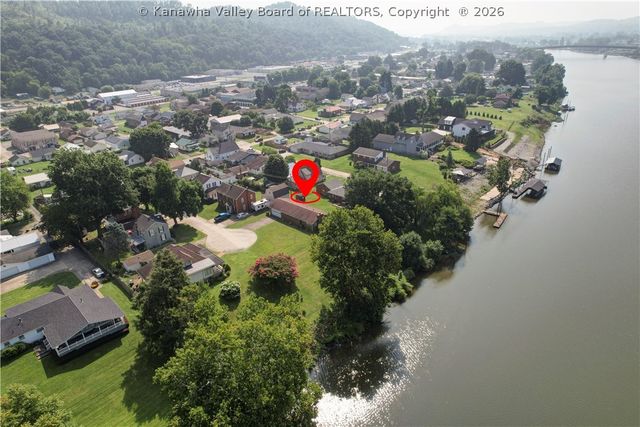 2 Reeves Drive, Nitro, WV 25143