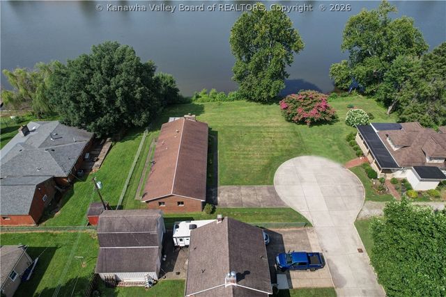 2 Reeves Drive, Nitro, WV 25143