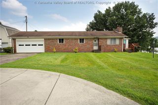 2 Reeves Drive, Nitro, WV 25143