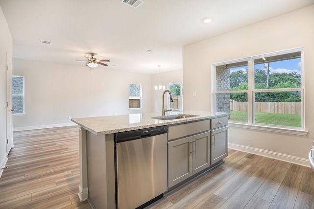4306 W Bayou Maison Circle, Dickinson, TX 77539