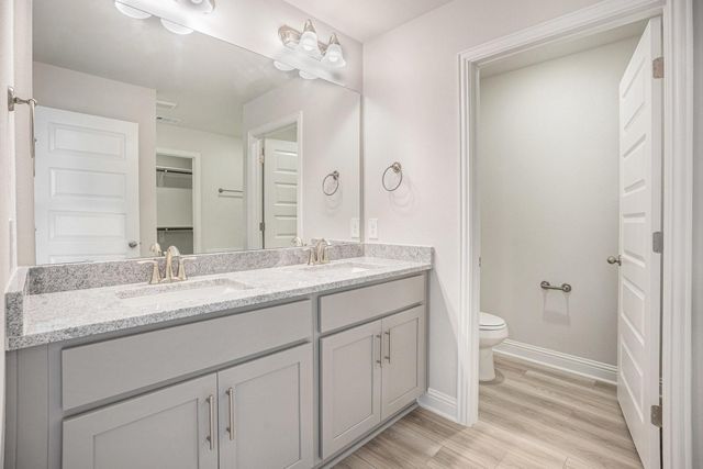 4306 W Bayou Maison Circle, Dickinson, TX 77539