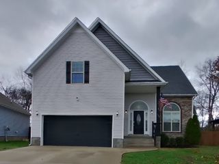 646 Fox Hound Dr, Clarksville, TN 37040