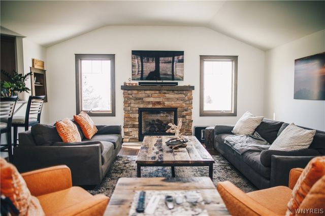 7208 Liebler Road Road, Boston, NY 14033