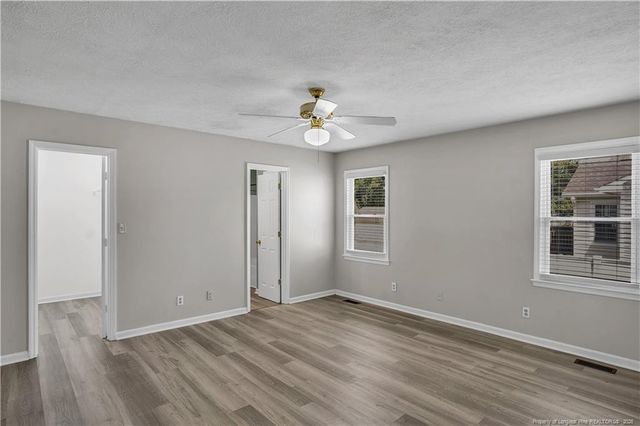 1040 Alexwood Drive, Hope Mills, NC 28348