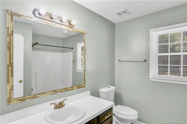 1040 Alexwood Drive, Hope Mills, NC 28348