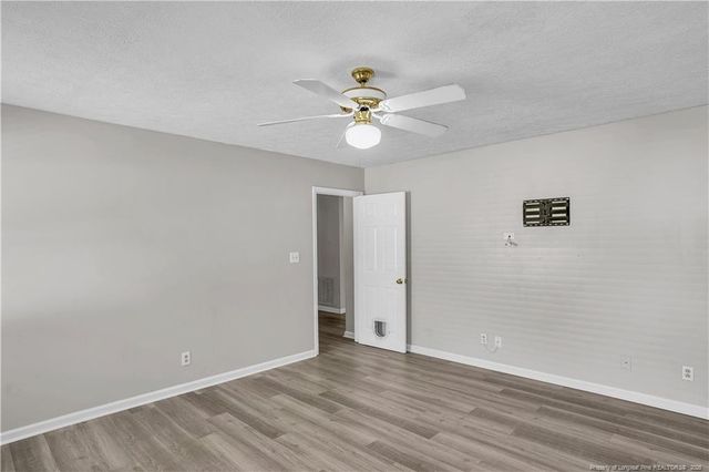 1040 Alexwood Drive, Hope Mills, NC 28348