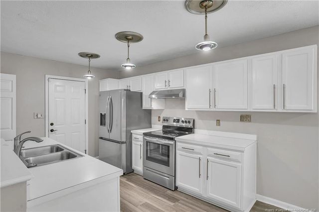 1040 Alexwood Drive, Hope Mills, NC 28348