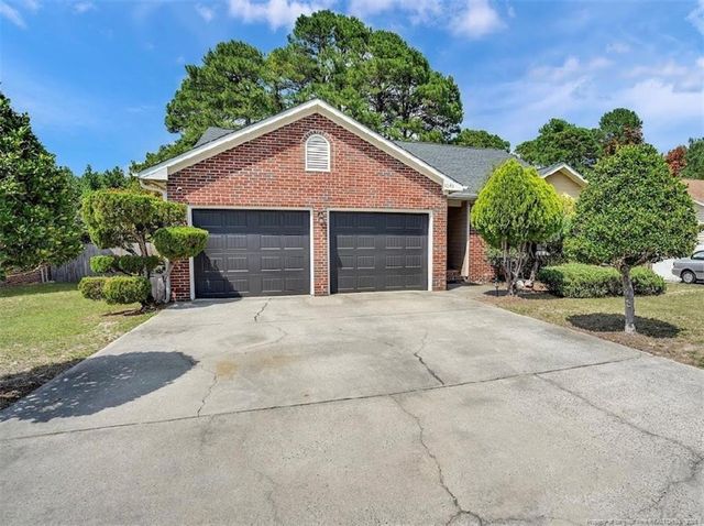 1040 Alexwood Drive, Hope Mills, NC 28348