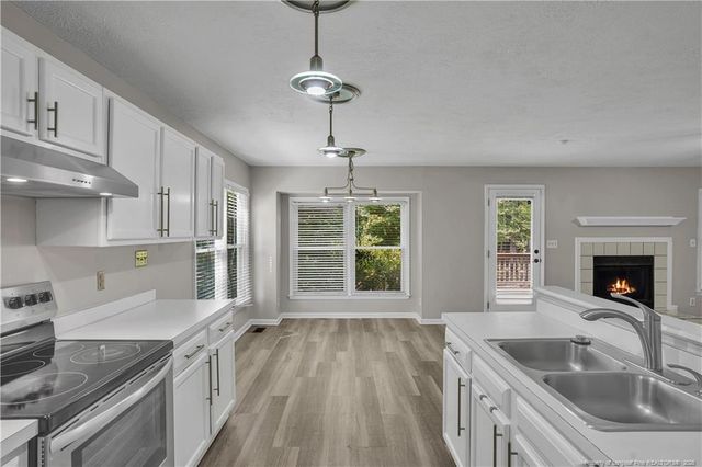 1040 Alexwood Drive, Hope Mills, NC 28348