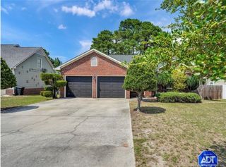 1040 Alexwood Drive, Hope Mills, NC 28348