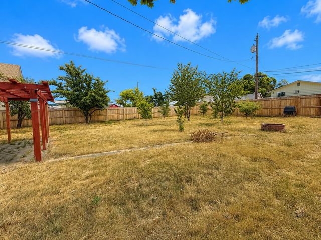 2414 N DAKOTA St, Spokane, WA 99207