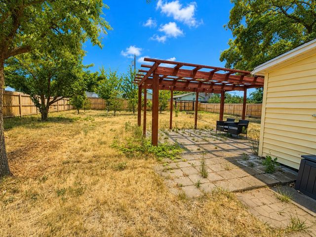 2414 N DAKOTA St, Spokane, WA 99207