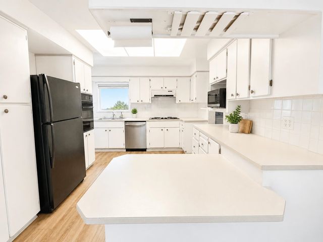 2414 N DAKOTA St, Spokane, WA 99207