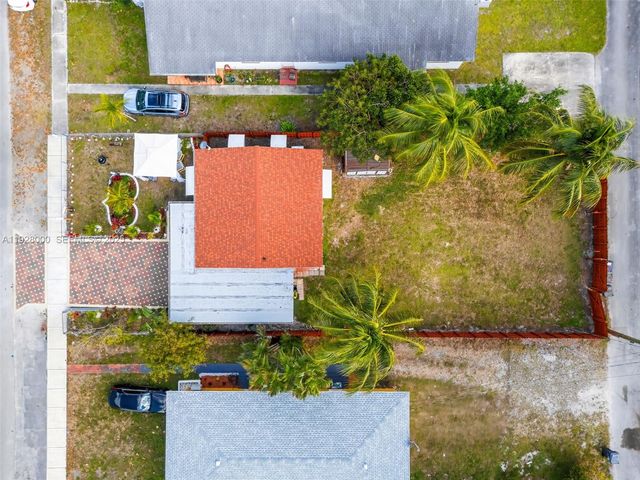 2210 Roosevelt St, Hollywood, FL 33020