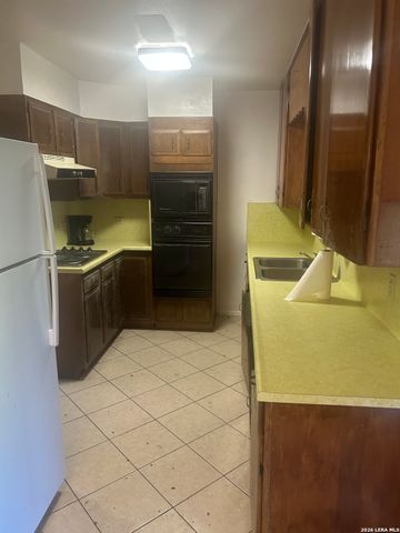 111 POSTWOOD DR, San Antonio, TX 78228