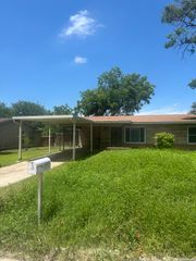111 POSTWOOD DR, San Antonio, TX 78228