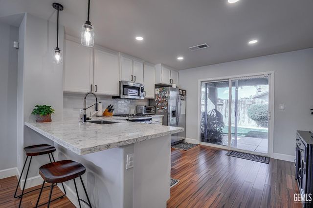 9210 Broadway Avenue, Bakersfield, CA 93311