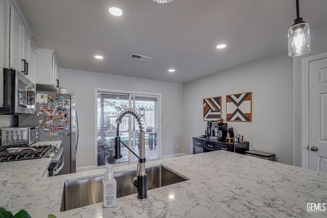 9210 Broadway Avenue, Bakersfield, CA 93311