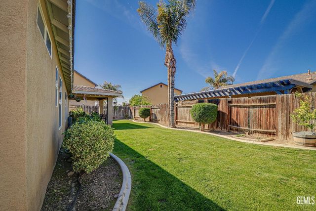 9210 Broadway Avenue, Bakersfield, CA 93311