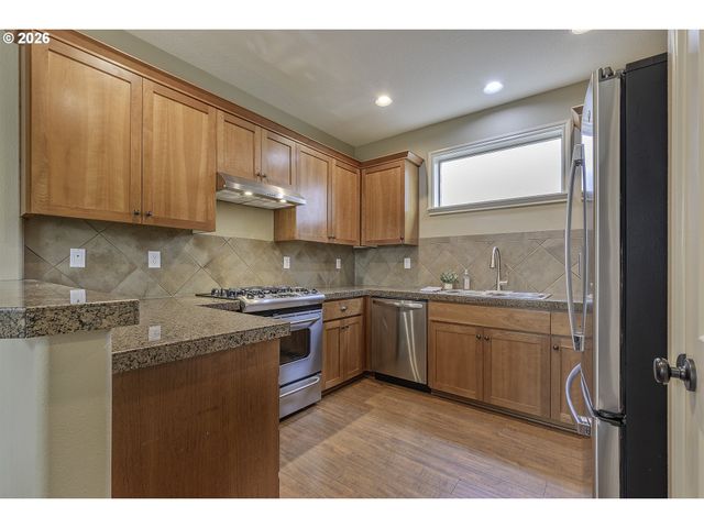 6756 Nw JOSS Ave, Portland, OR 97229