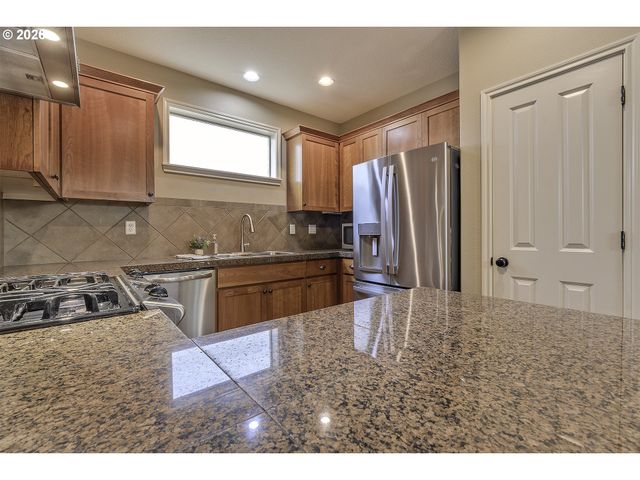 6756 Nw JOSS Ave, Portland, OR 97229