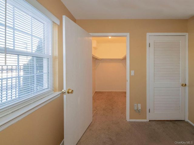 1 Atlantic Avenue 45, Farmingdale, NY 11735