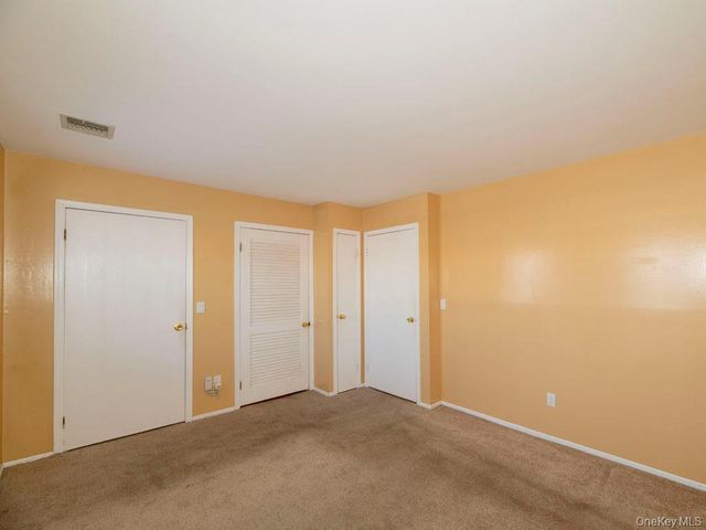 1 Atlantic Avenue 45, Farmingdale, NY 11735