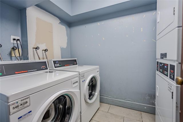 482 NW 165th St Rd A-201, Miami, FL 33169