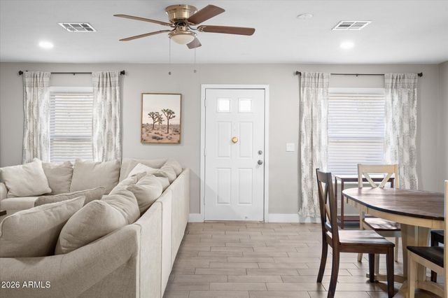 1211 W PALOMINO Drive, Chandler, AZ 85224