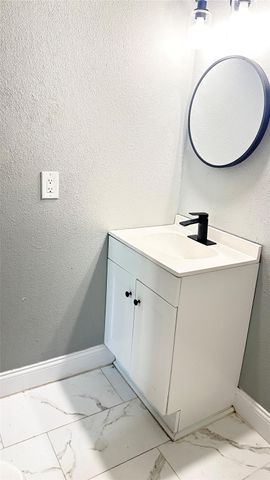 7418 Thurow Street, Houston, TX 77087