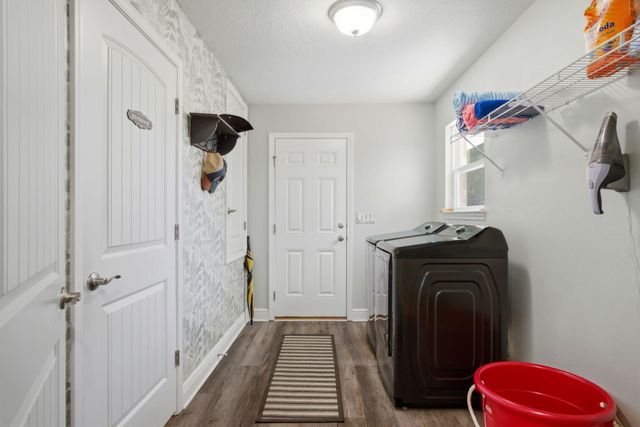 6968 Gandy Drive, Navarre, FL 32566