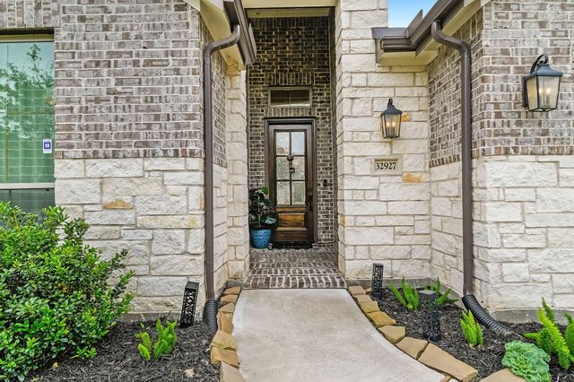 32927 Franklin Brooks Drive, Brookshire, TX 77423