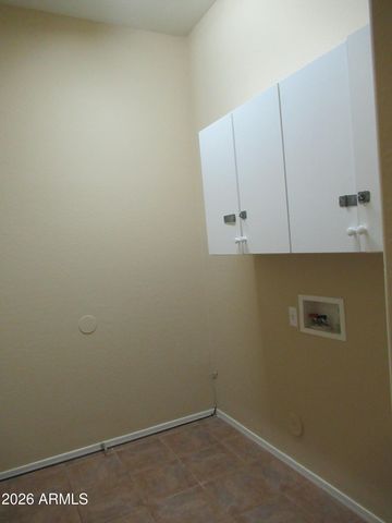 8860 W FRIER Drive, Glendale, AZ 85305